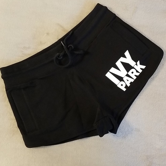 *LAST ONE* Ivy Park Logo Shorts in Black - Picture 3 of 10